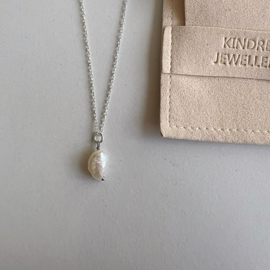 'Pearl' silver necklace