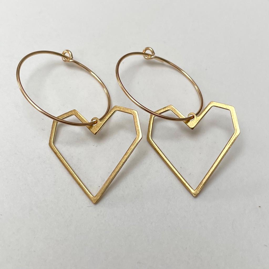 Geometric heart earrings on gold filled hopps